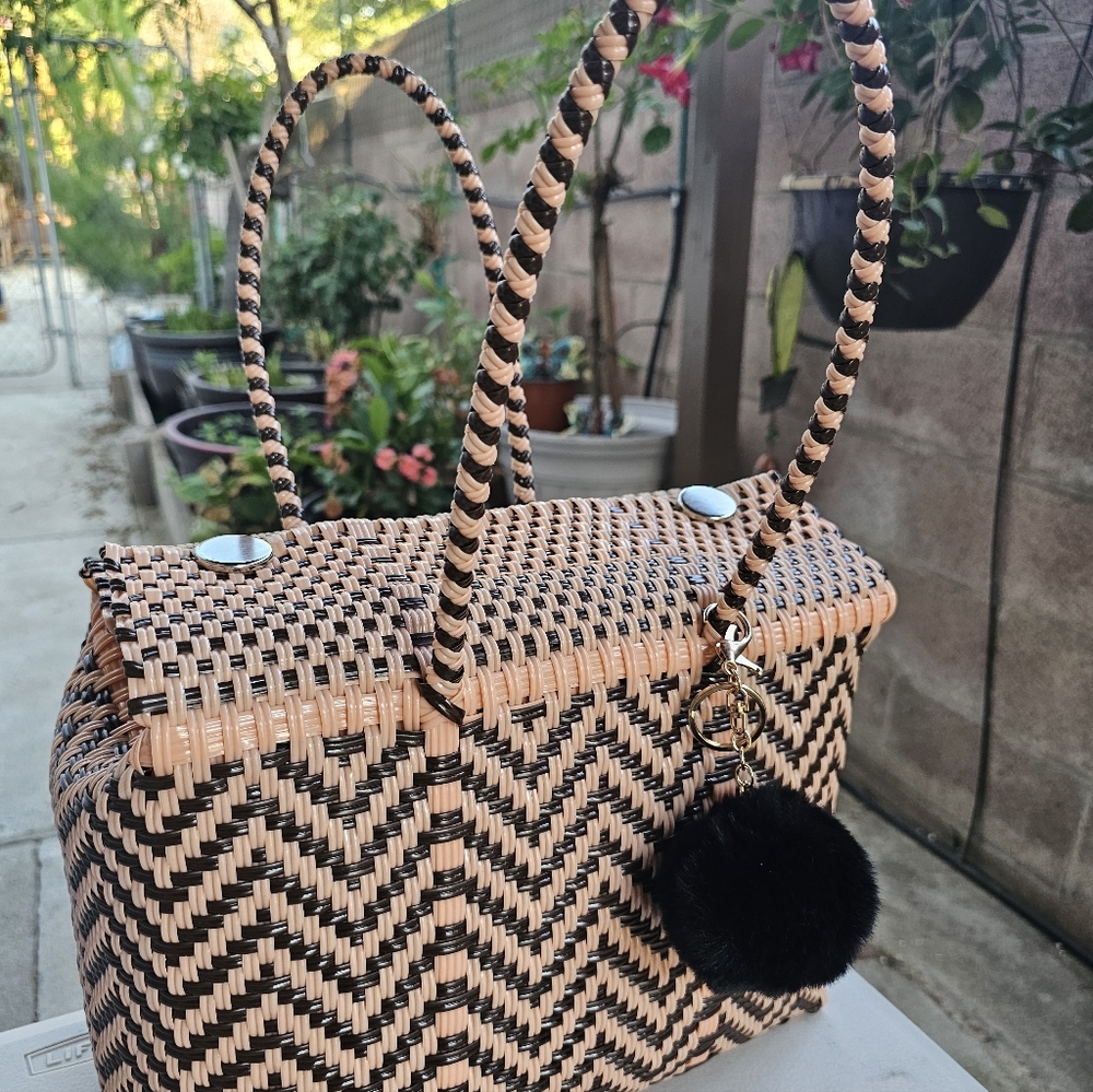 Elegant Chevron Woven Tote - Picture 13 of 16